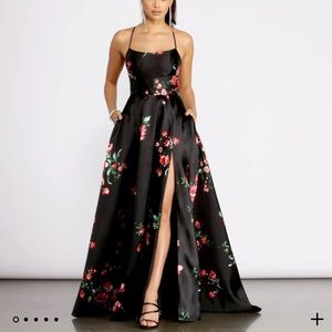 Black floral Windsor dress - NEW WITH TAGS size 9